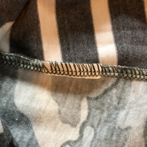 “Tickled Teal” brand mixed-pattern (camo/stripe) top with tie, size L - Picture 8 of 8